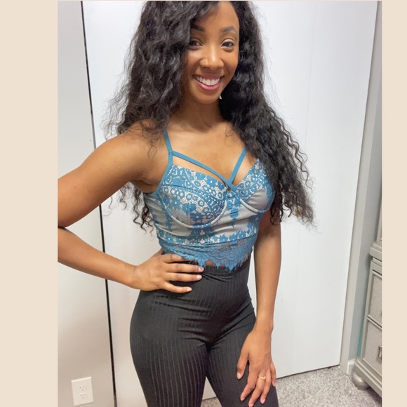 Blue lace top - Picture 3 of 6